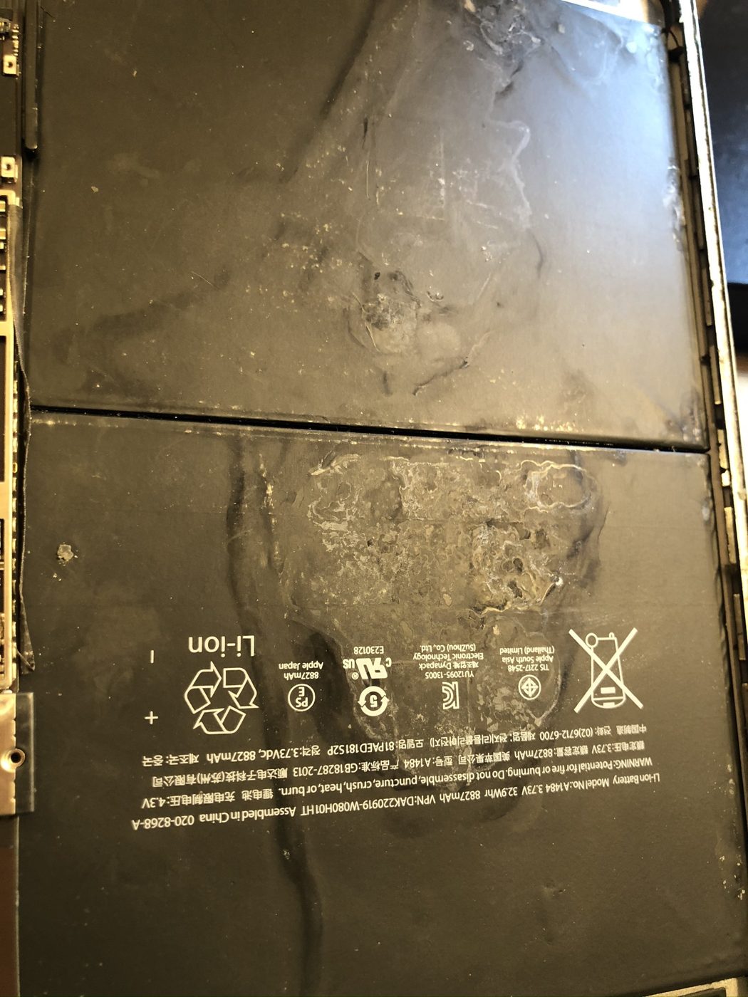 Bateria de MacBook hinchada por mala calidad o desgaste
